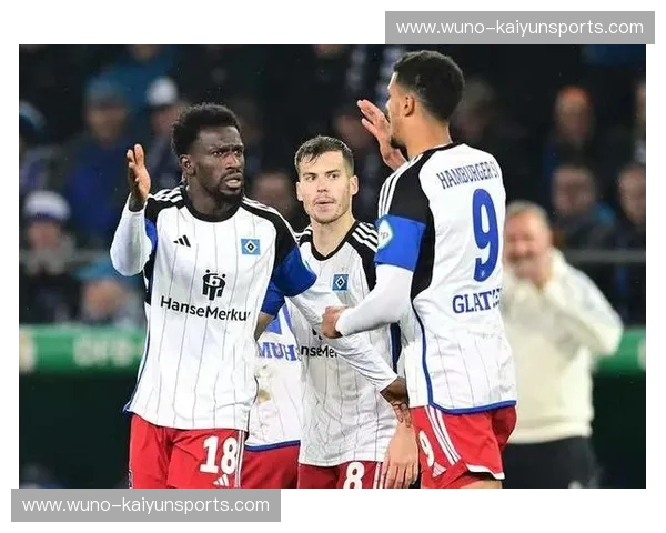 南北之殇与红蓝博弈:当“北大钟”再次回响,拜仁是否还会是汉堡的梦魇? 南北之殇与红蓝博弈:当“北大钟”再次回响,拜仁是否还会是汉堡的梦魇?